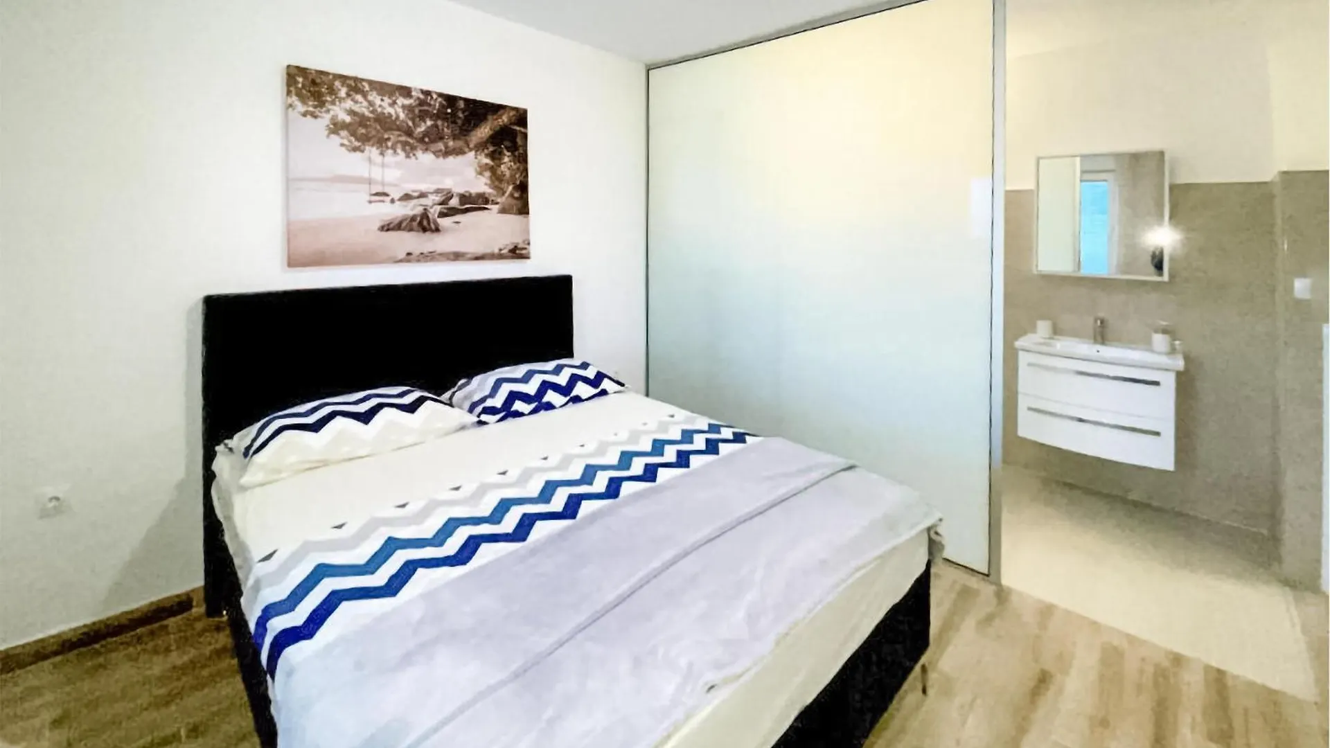 Beautiful Apartment In Sveti Filip I Jakov Croatia