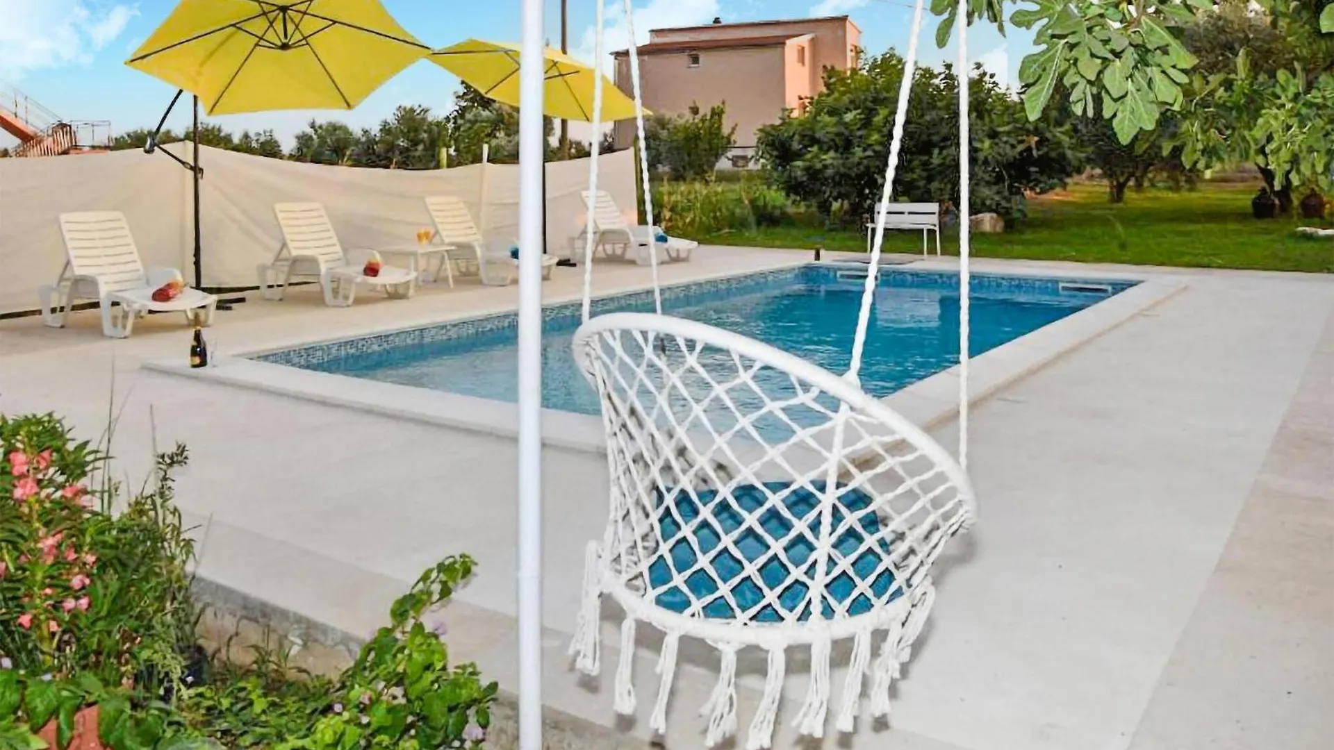 Beautiful Apartment In Sveti Filip I Jakov